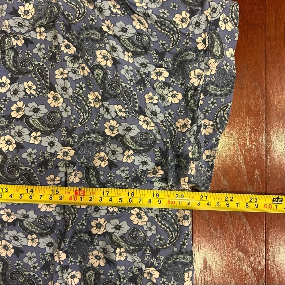 Lucky Brand blue floral short-sleeve button-down blouse size Medium excellent - Picture 6 of 8